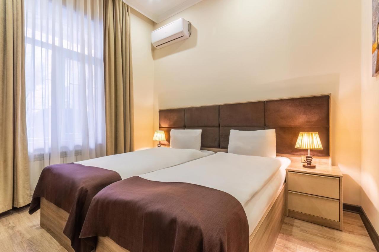 Deluxe City Hotel Bakoe Buitenkant foto